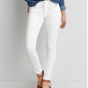 White American Eagle Skinny Jeans